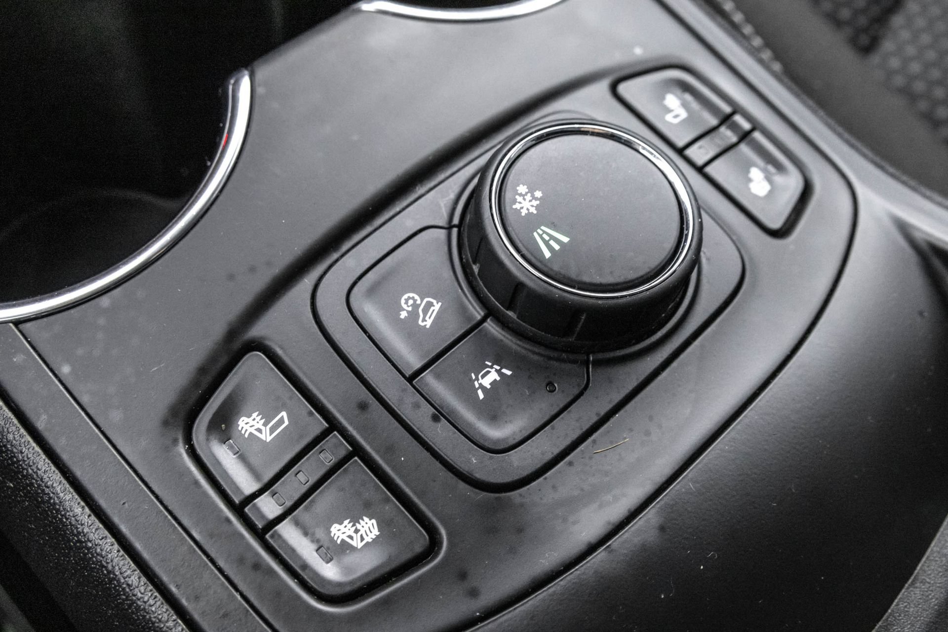Used 2023 GMC Terrain SLE w/ Driver Convenience Package FWD image 32