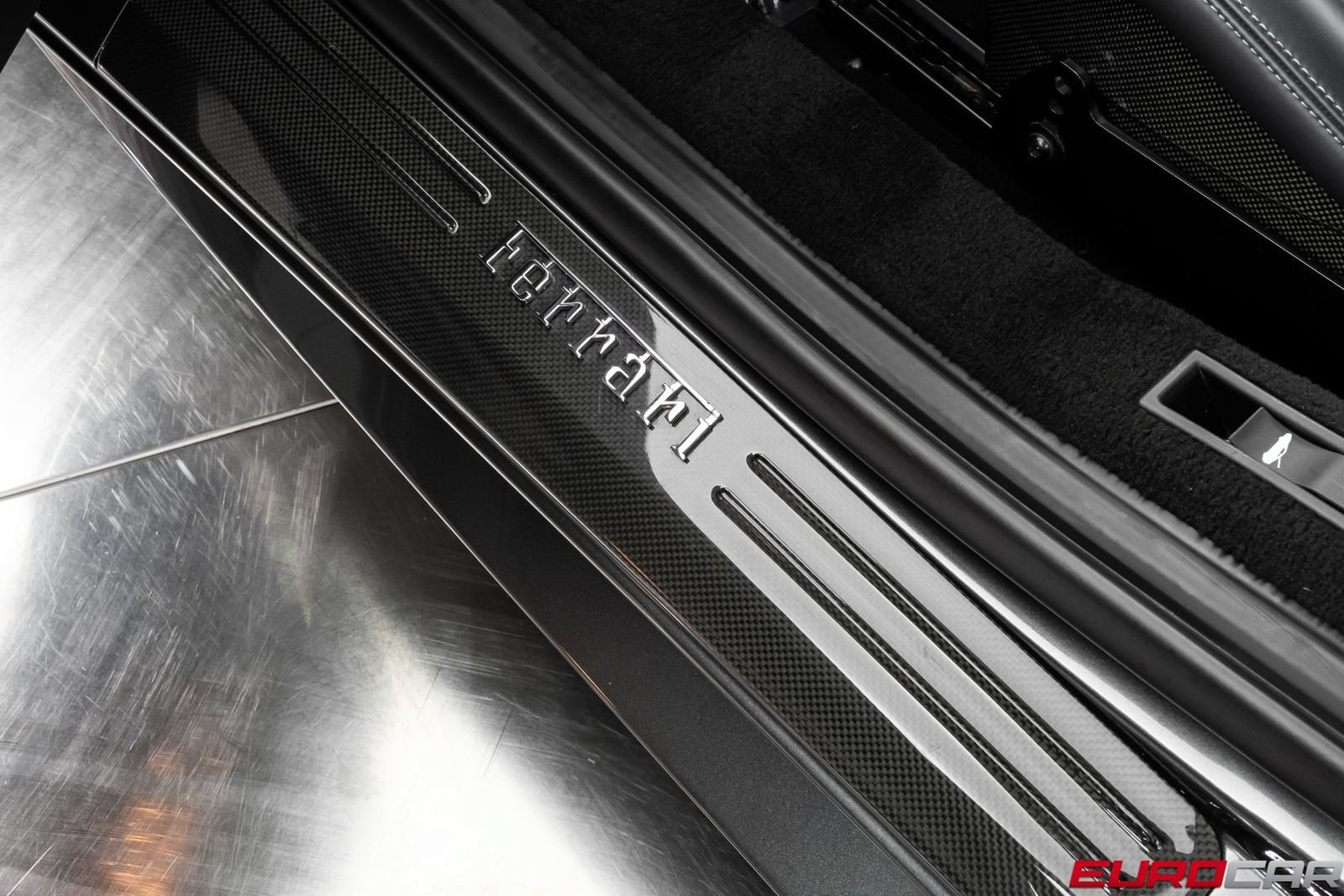 Used 2014 Ferrari 458 Italia Coupe RWD image 46