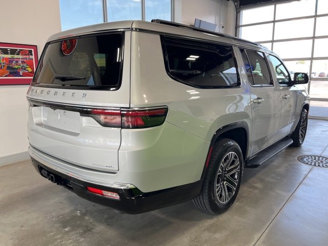 Used 2023 Jeep Wagoneer L Series II image 4