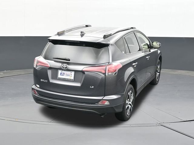 Used 2017 Toyota RAV4 LE image 59