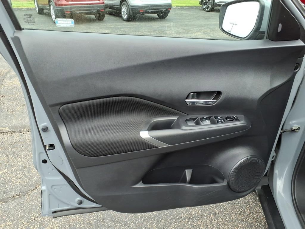 Used 2022 Nissan Kicks SV w/ Exterior Package FWD image 14