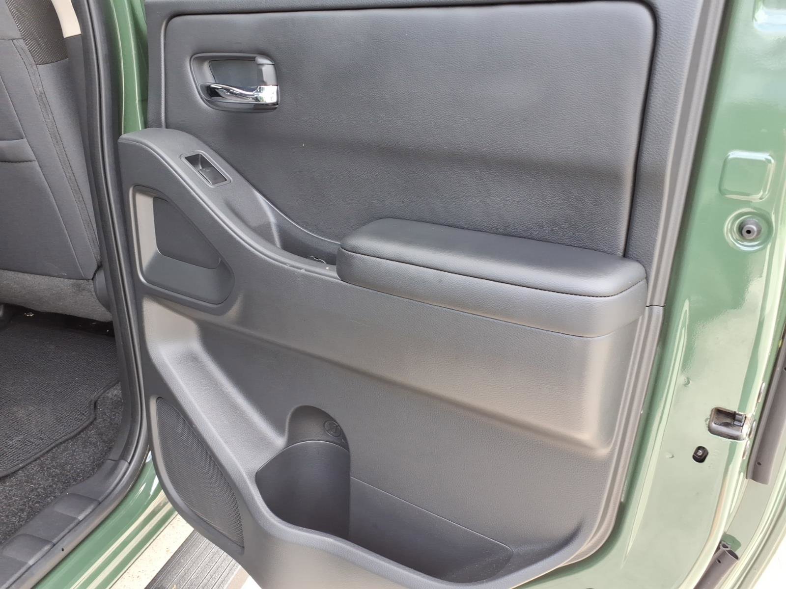 Used 2025 Nissan Frontier SV w/ SV Convenience Package image 10