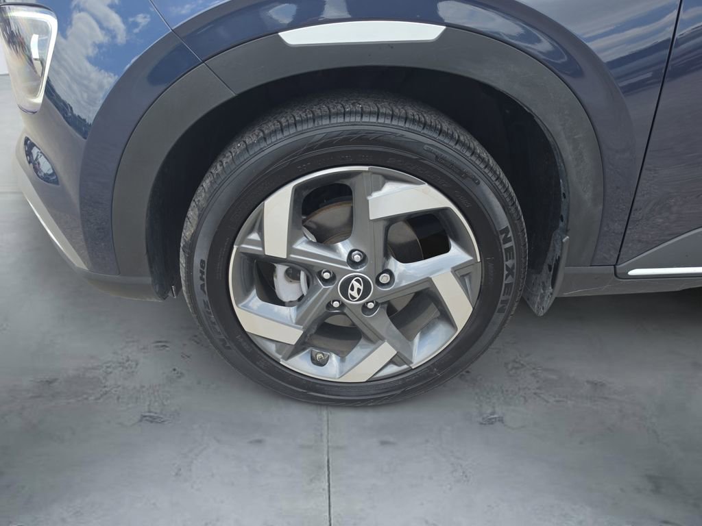 Certified 2025 Hyundai Venue Limited FWD image 14