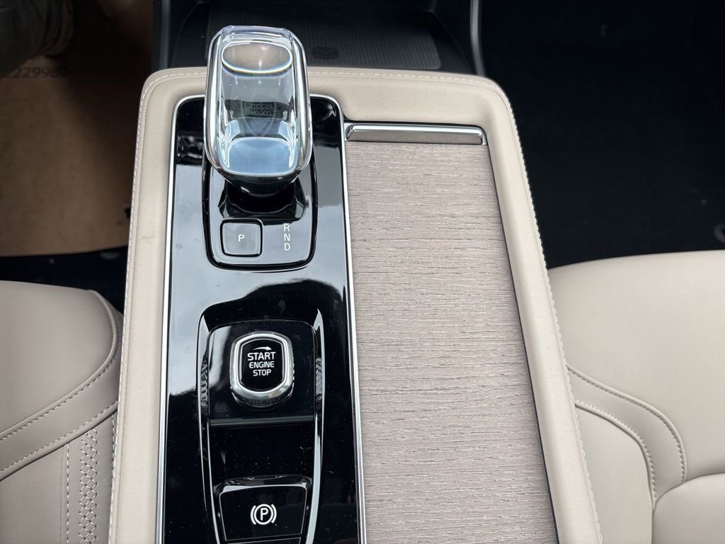 New 2026 Volvo XC90 B6 Plus w/ Protection Package Premier AWD/4WD image 29