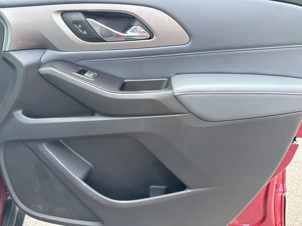 Used 2019 Chevrolet Traverse LT FWD image 14