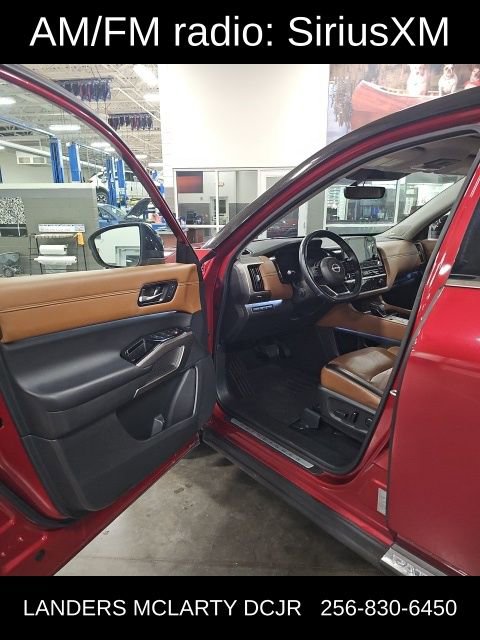 Used 2023 Nissan Pathfinder Platinum w/ Cargo Package AWD/4WD image 12