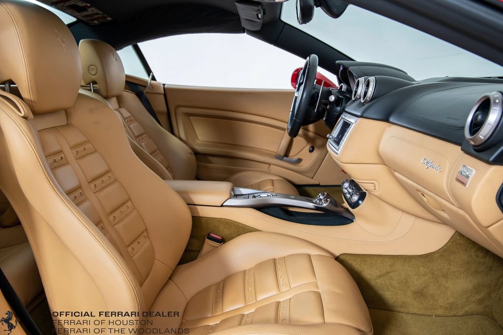 Used 2010 Ferrari California RWD image 14