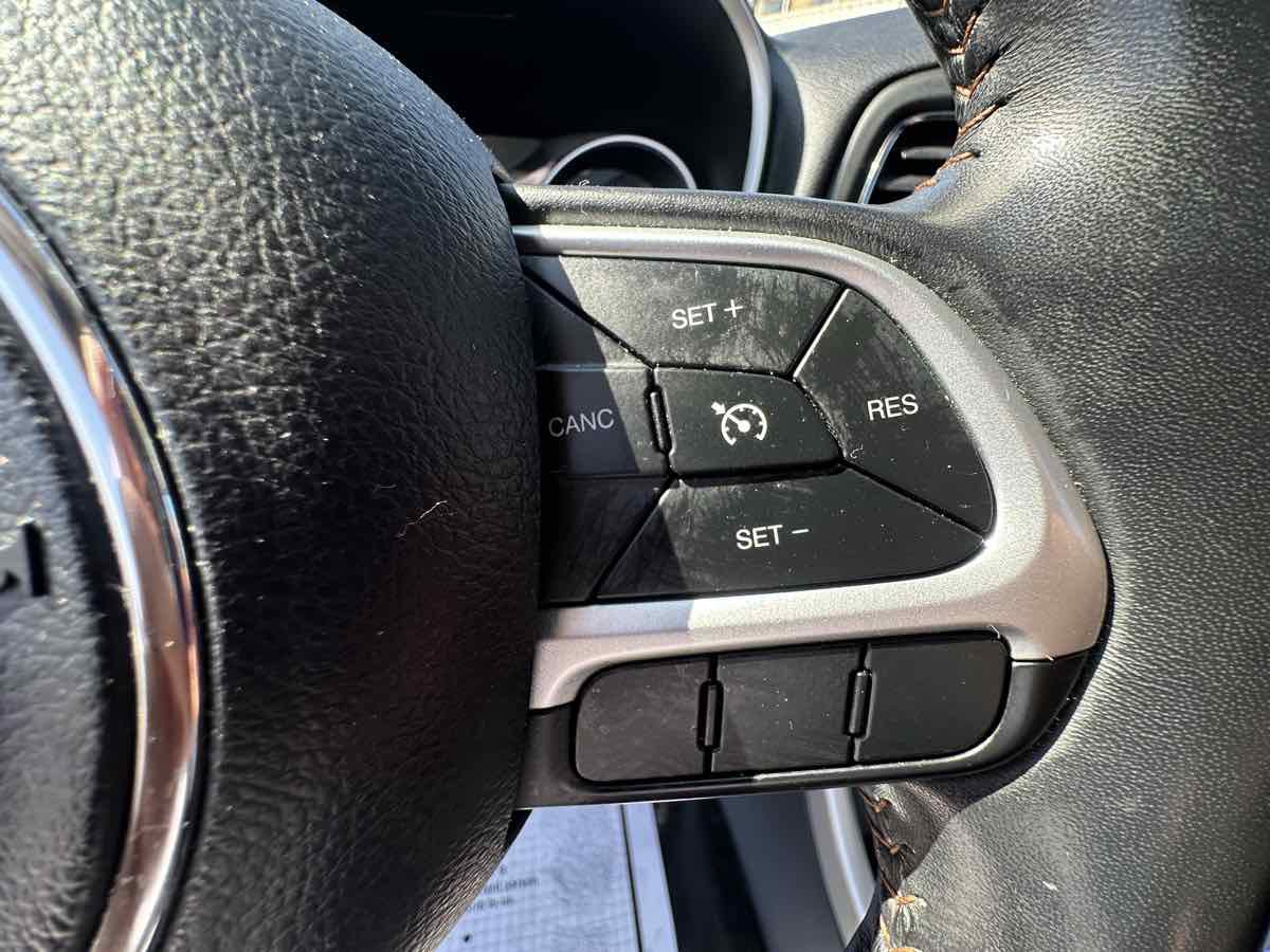 Used 2019 Jeep Compass Latitude image 15