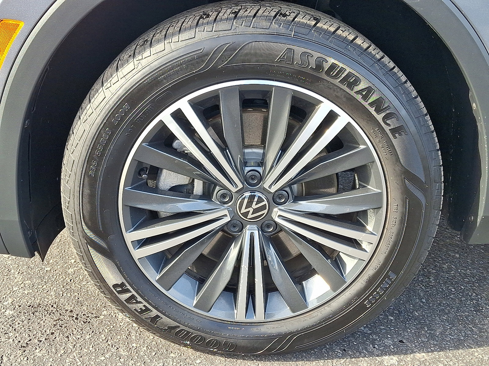 Used 2024 Volkswagen Tiguan Wolfsburg Edition image 9