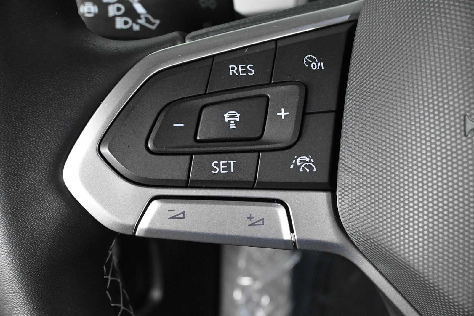 Used 2021 Volkswagen Atlas Cross Sport SEL Premium AWD/4WD image 23