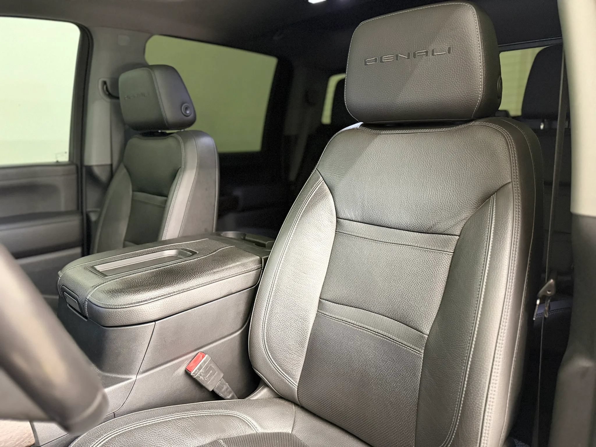 Used 2020 GMC Sierra 2500 Denali w/ Denali Ultimate Package AWD/4WD image 19