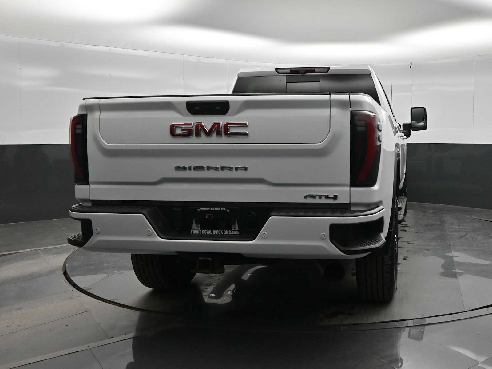Used 2024 GMC Sierra 2500 AT4 w/ AT4 Preferred Package AWD/4WD image 6