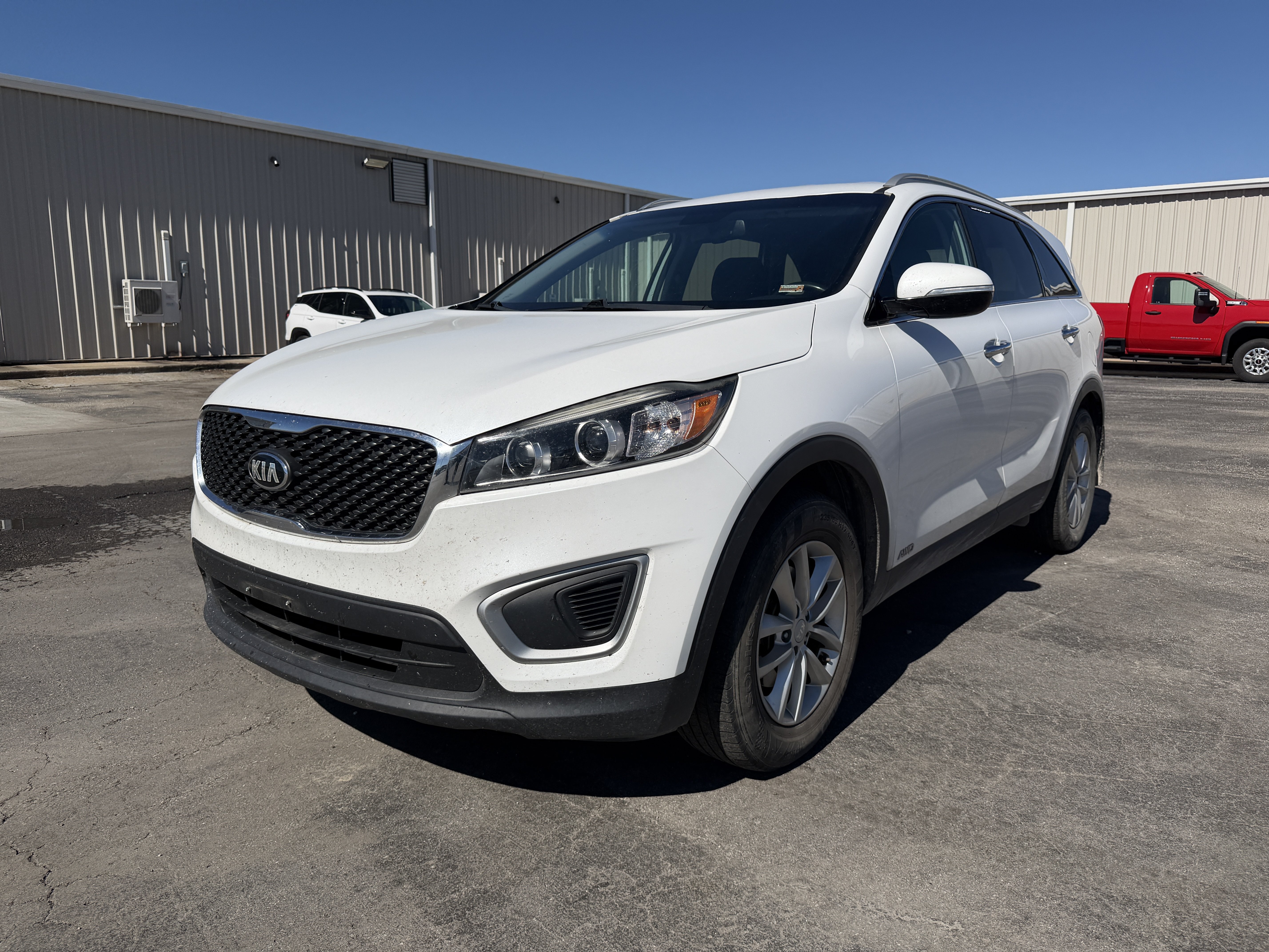 Used 2017 Kia Sorento AWD w/ LX Convenience Package image 4