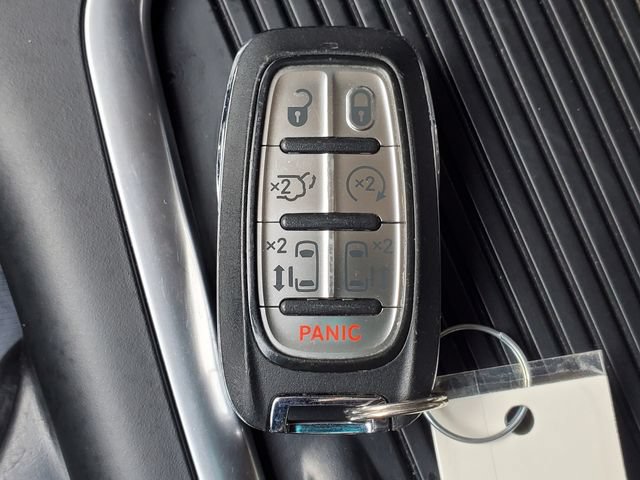 Used 2024 Chrysler Pacifica Touring-L FWD image 33