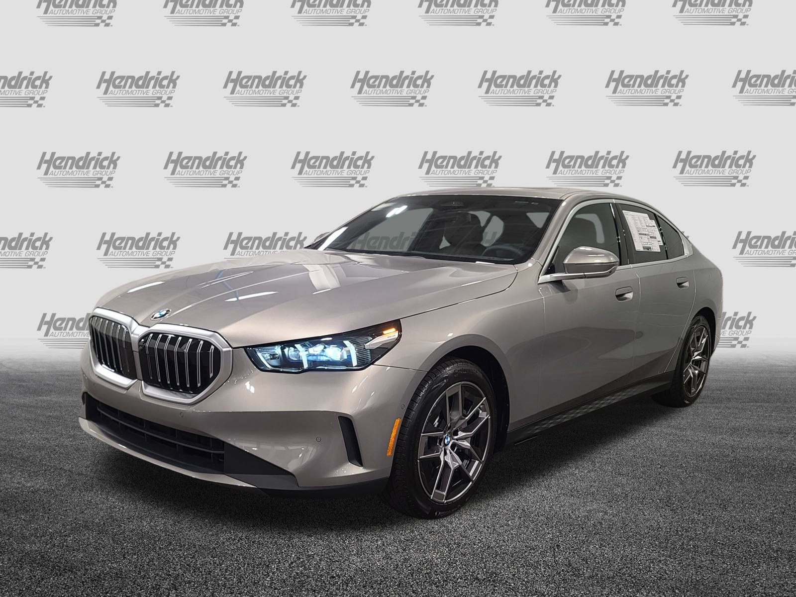 New 2026 BMW 530i xDrive w/ Premium Package image 3