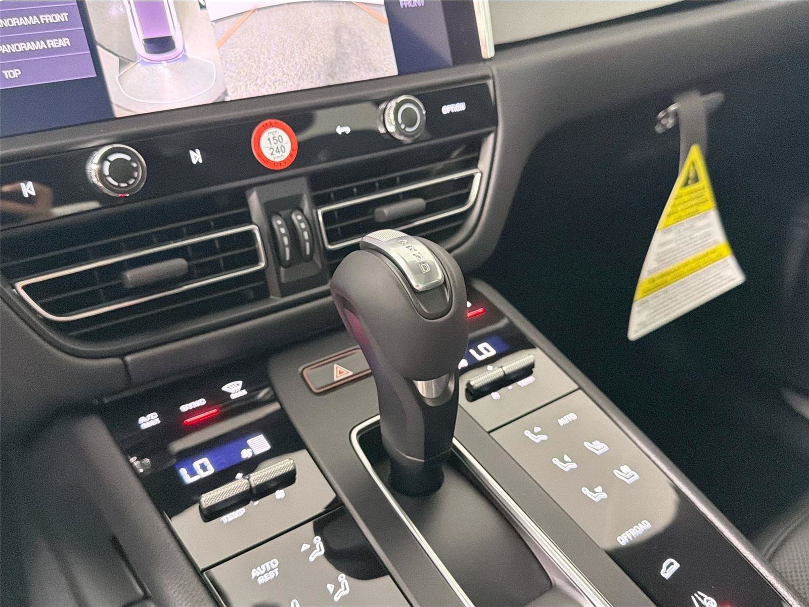Certified 2025 Porsche Macan S AWD/4WD image 34