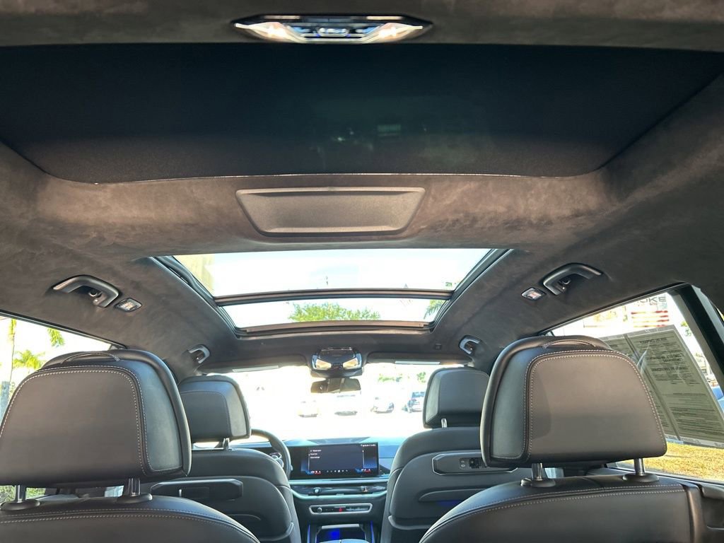 Used 2024 BMW X7 xDrive40i w/ M Sport Package image 52