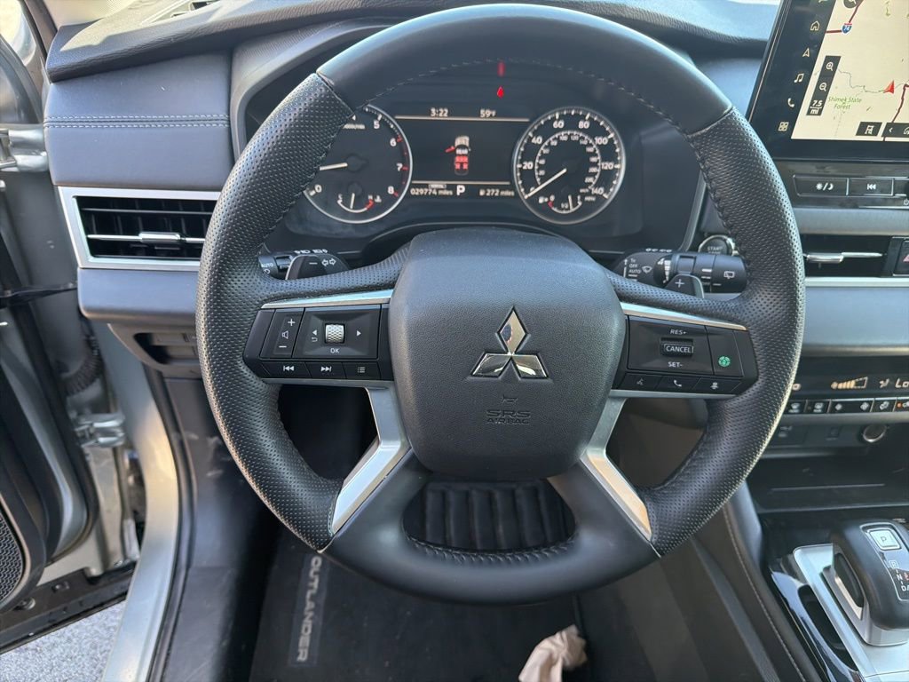 Used 2025 Mitsubishi Outlander SE FWD image 17