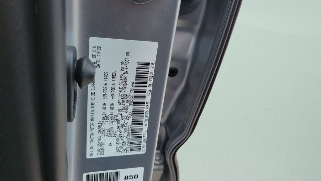 Used 2021 Toyota Tacoma TRD Off-Road image 29