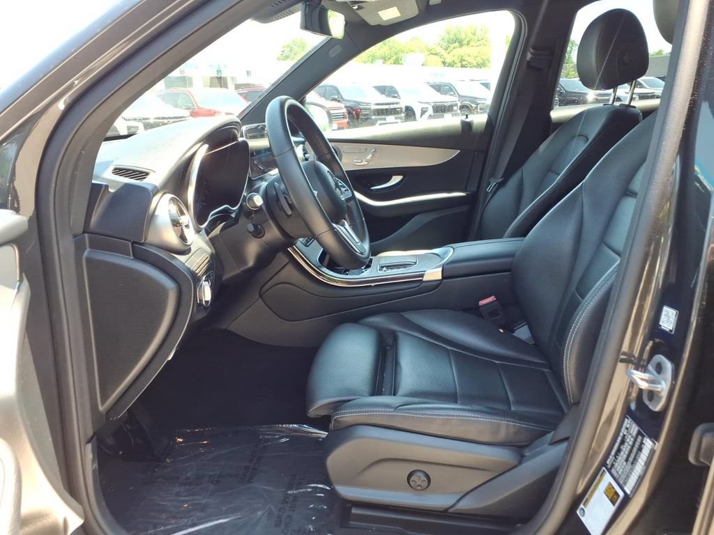 Used 2021 Mercedes-Benz GLC 300 4MATIC image 11