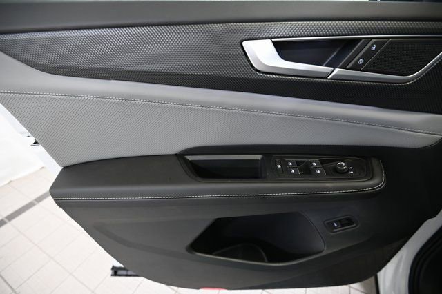 New 2025 Volkswagen Atlas Cross Sport SEL image 23