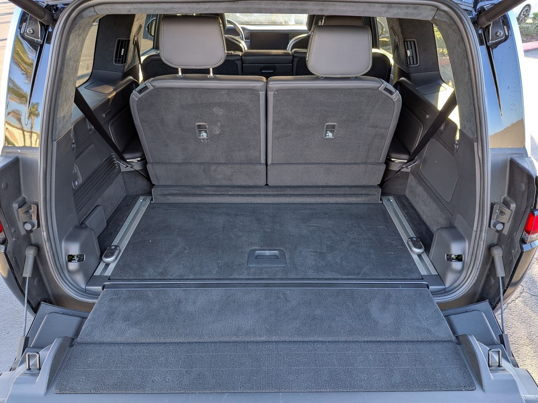 Used 2022 Rivian R1S Launch Edition image 31