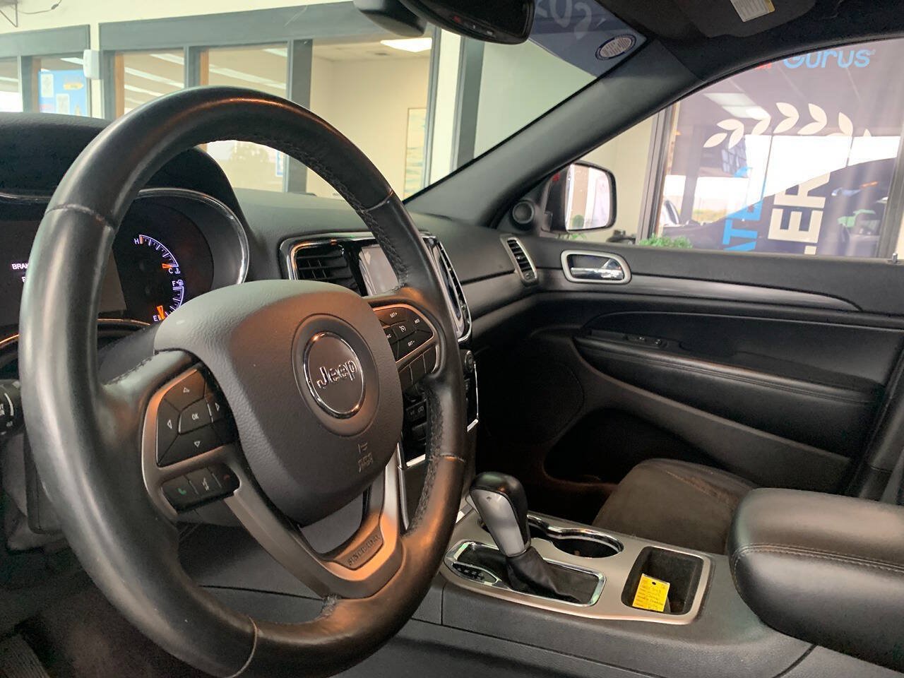 Used 2019 Jeep Grand Cherokee Altitude AWD/4WD image 7