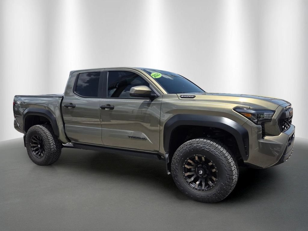 Used 2025 Toyota Tacoma TRD Off-Road AWD/4WD image 2