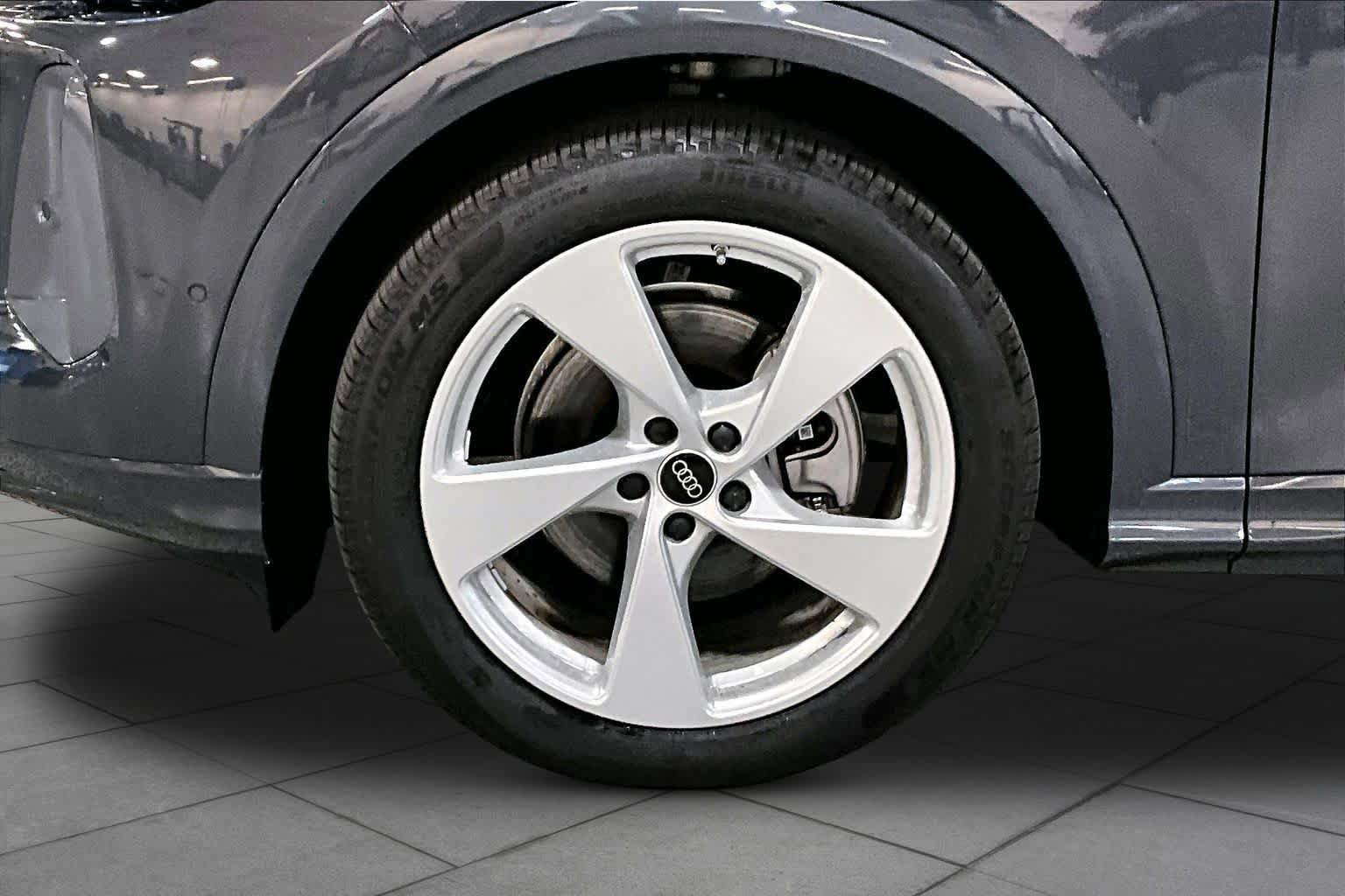 Used 2025 Audi Q5 Prestige AWD/4WD image 11