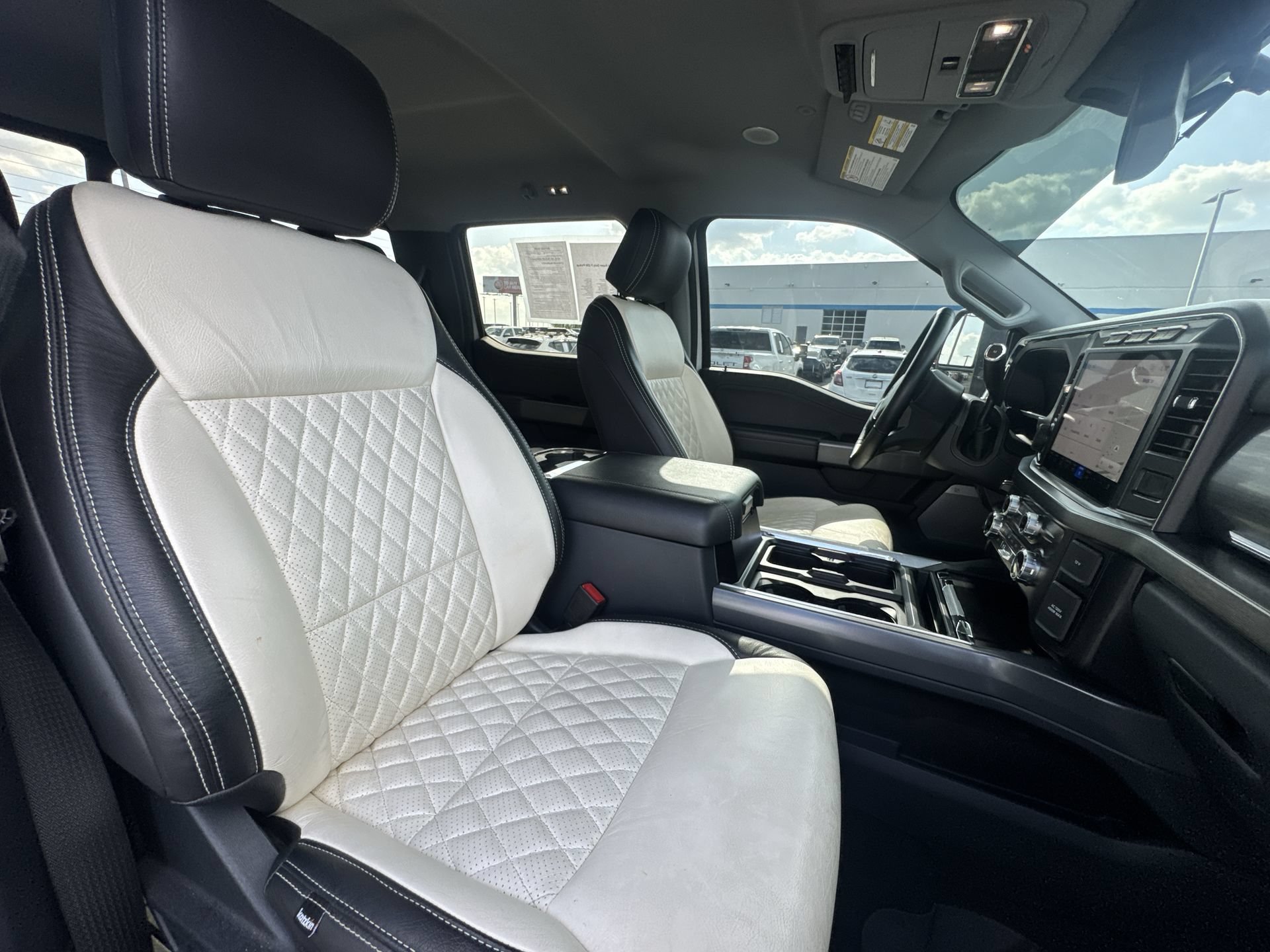 Used 2024 Ford F250 Lariat w/ Lariat Ultimate Package AWD/4WD image 26