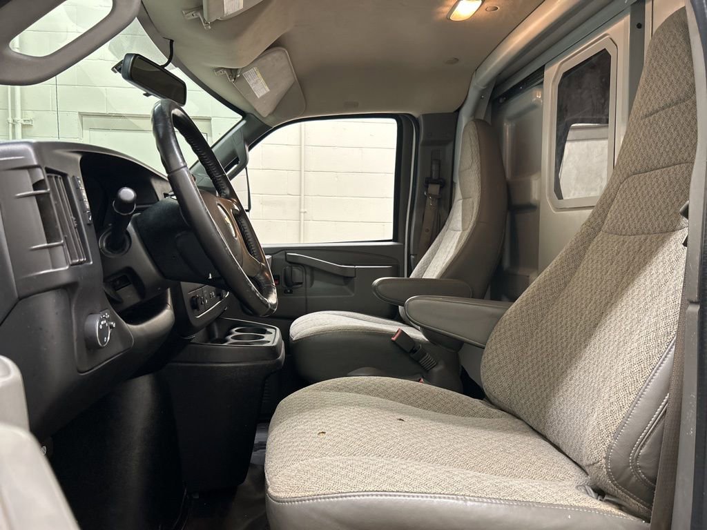 Used 2019 Chevrolet Express 3500 w/ Power Convenience Package image 7