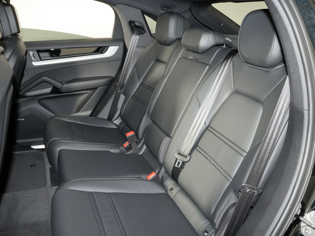 New 2026 Porsche Cayenne Coupe AWD/4WD image 34
