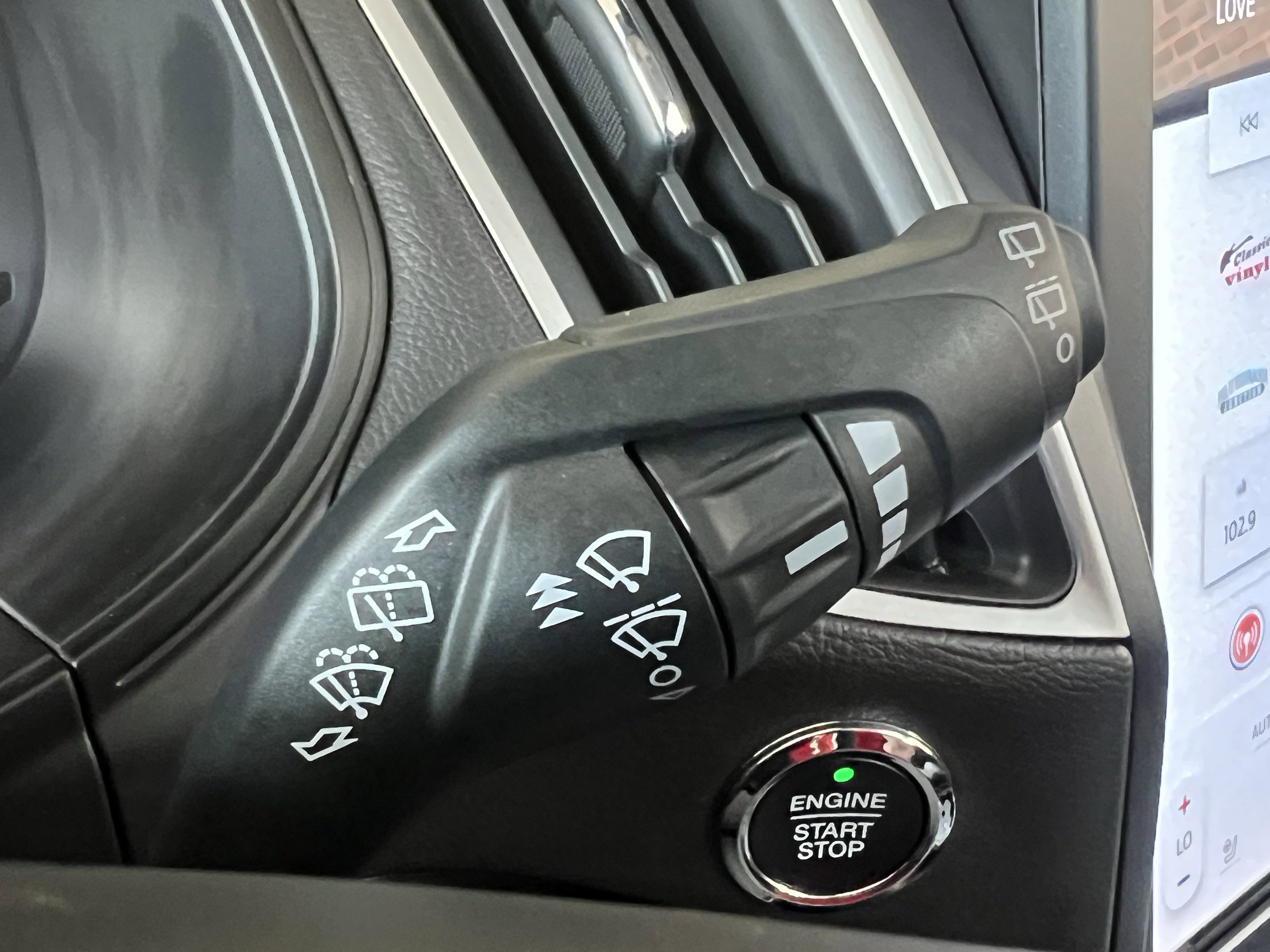 Used 2024 Ford Edge SEL w/ Convenience Package image 32