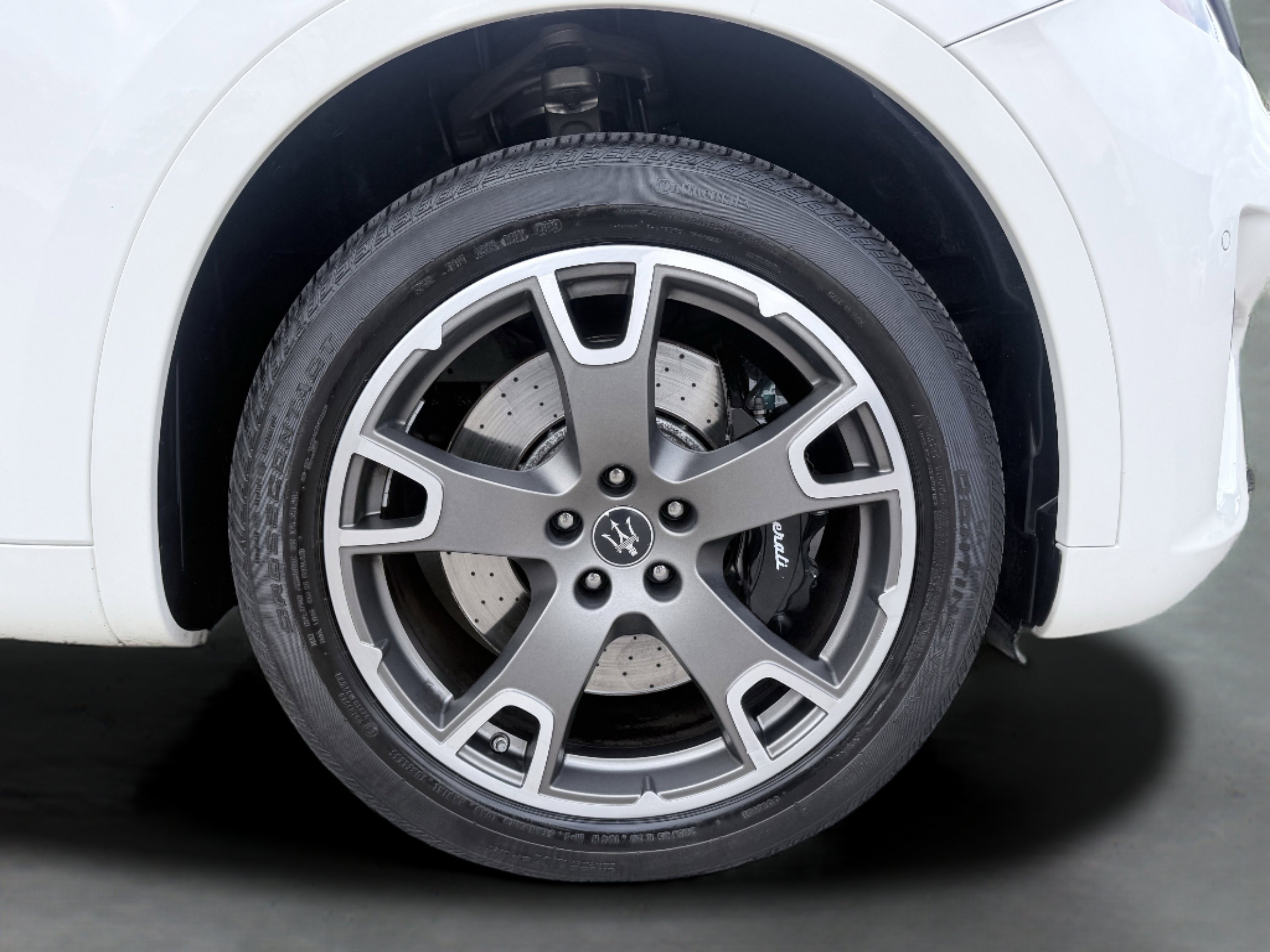 Used 2023 Maserati Levante Modena image 9