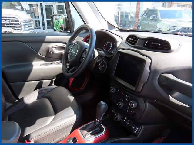 Certified 2022 Jeep Renegade Trailhawk image 8