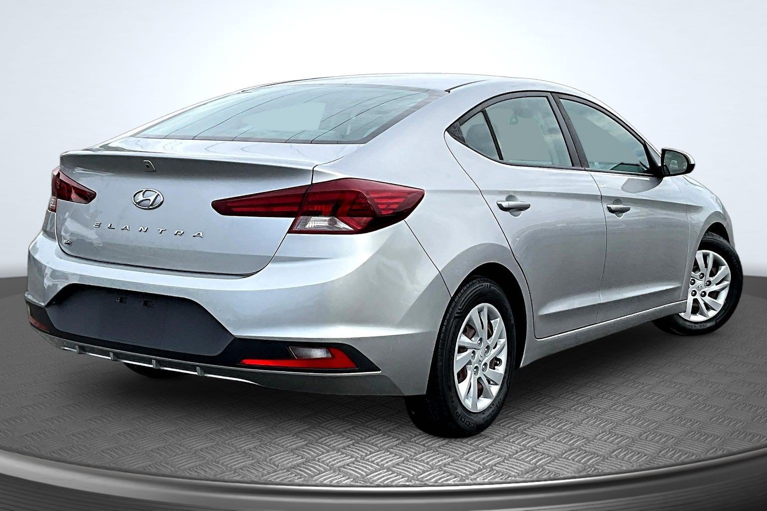 Used 2020 Hyundai Elantra SE FWD image 5