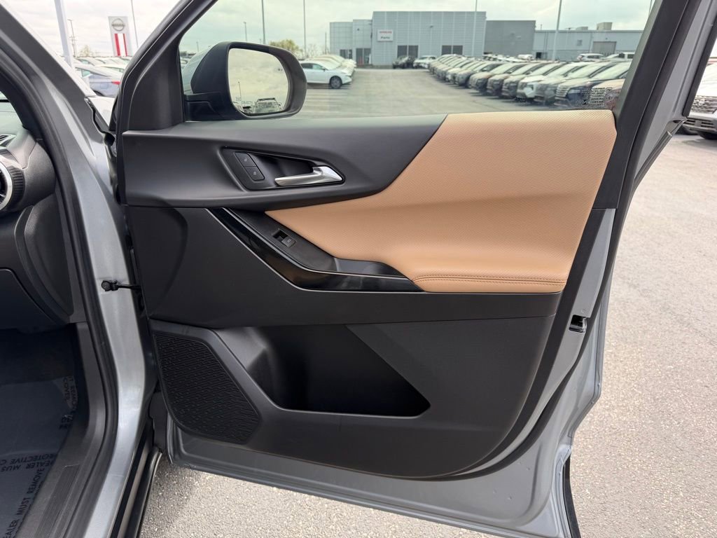 Used 2025 Chevrolet Equinox ACTIV w/ Convenience Package III image 24