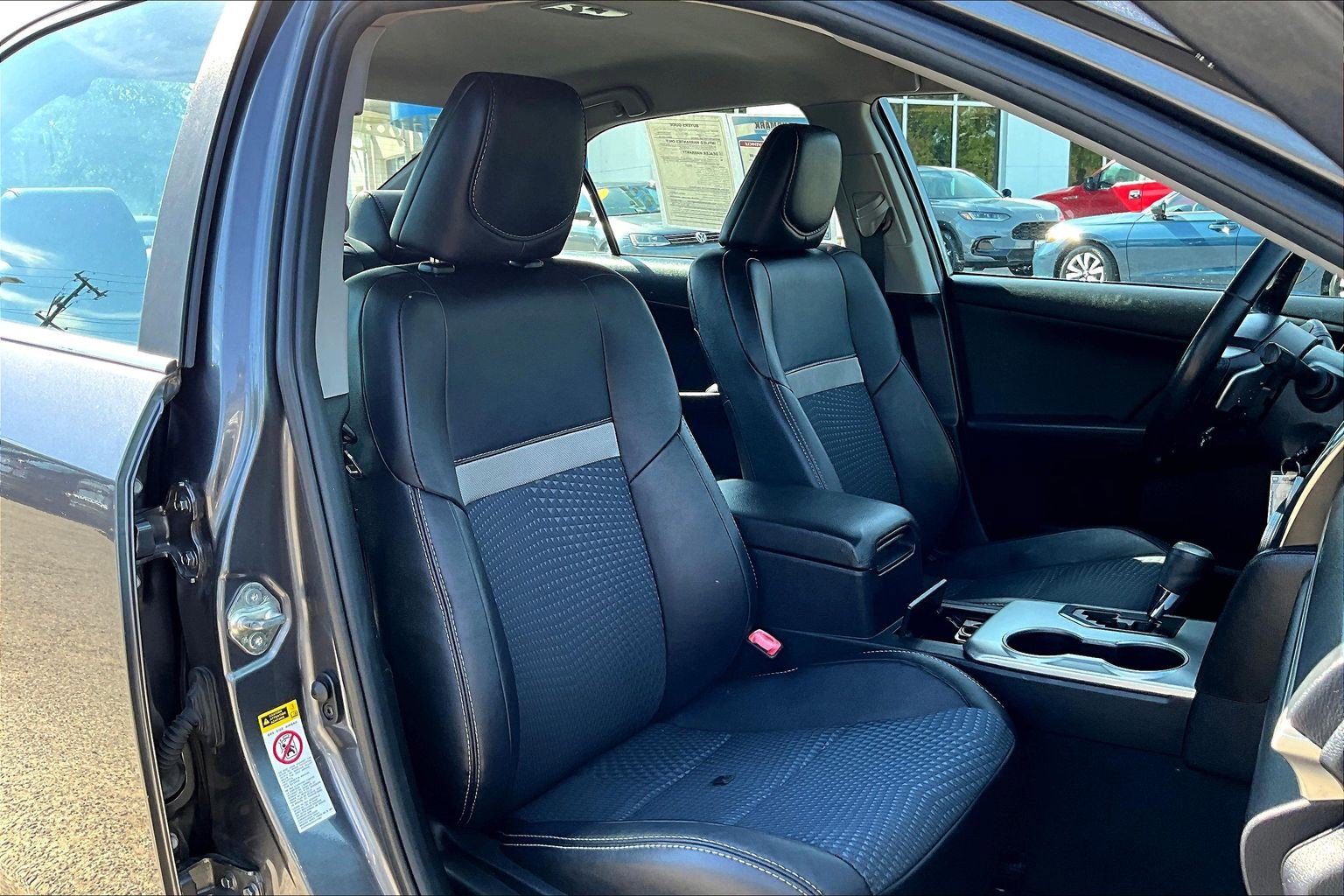 Used 2013 Toyota Camry SE FWD image 7