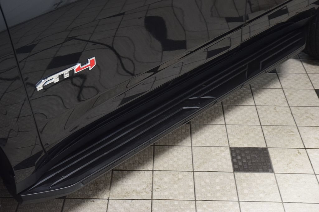 Used 2024 GMC Yukon AT4 AWD/4WD image 32