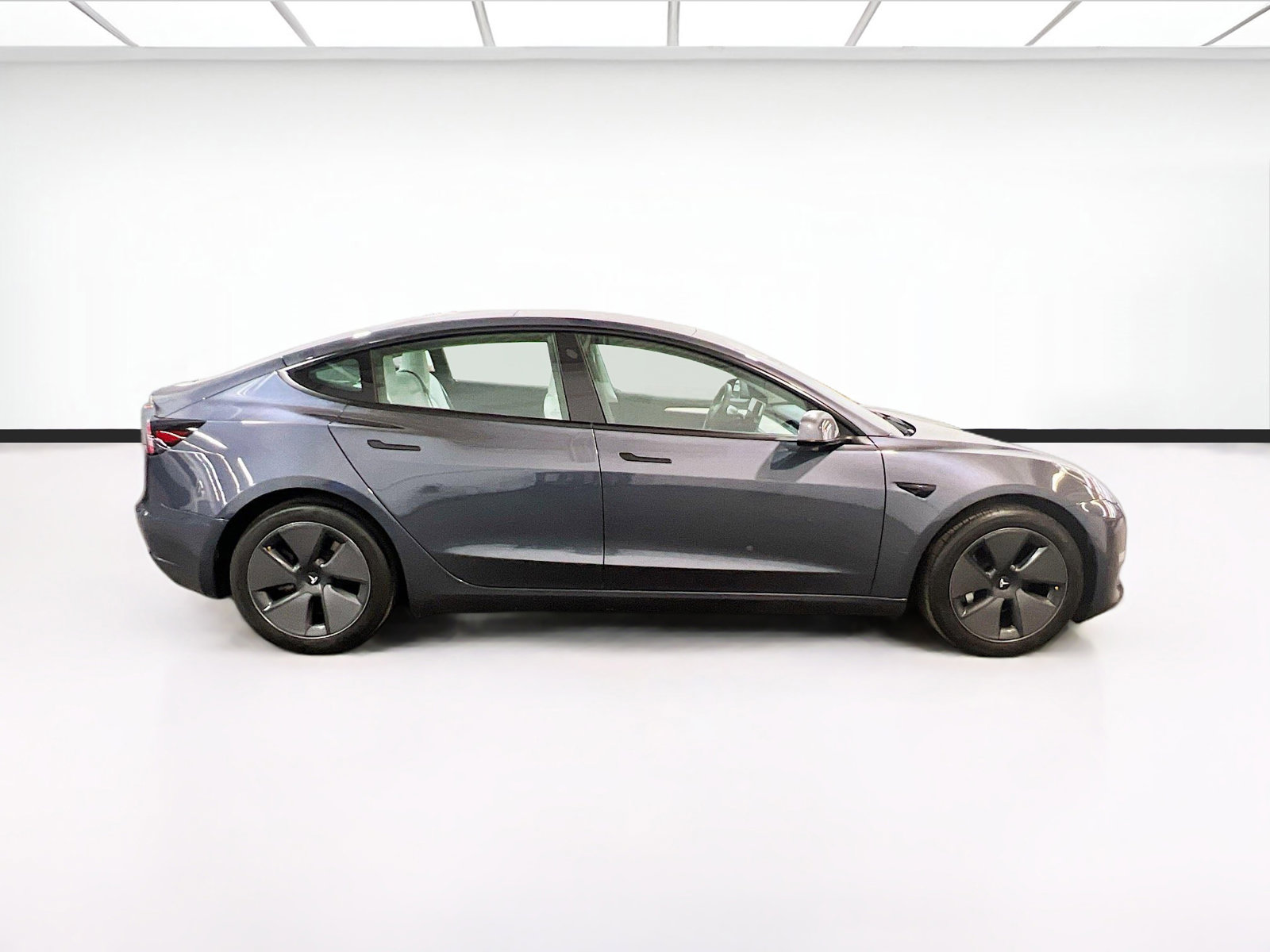 Used 2023 Tesla Model 3 Standard Range image 24