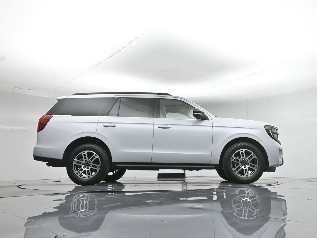 Used 2025 Ford Expedition Active image 57