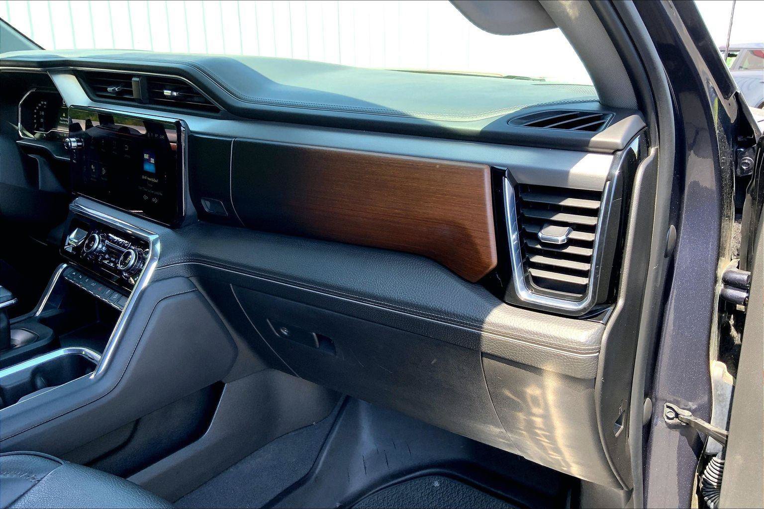 Used 2024 GMC Sierra 1500 Denali AWD/4WD image 15