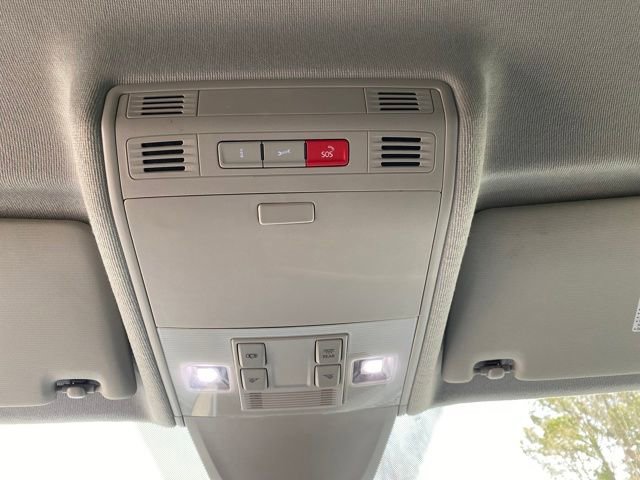 Used 2022 Volkswagen Tiguan SE image 15