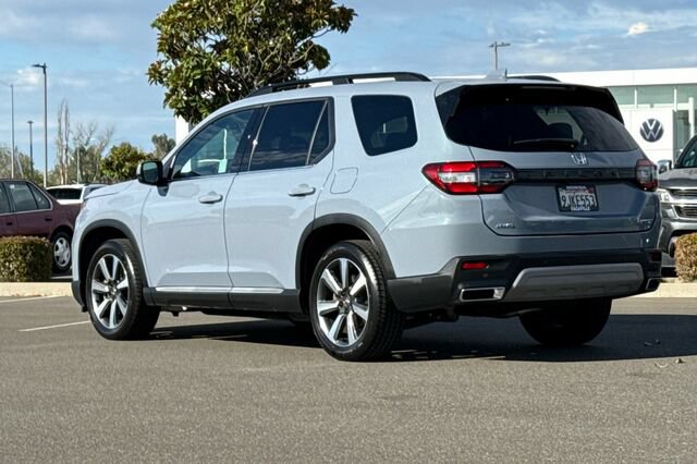 Certified 2024 Honda Pilot Touring image 6
