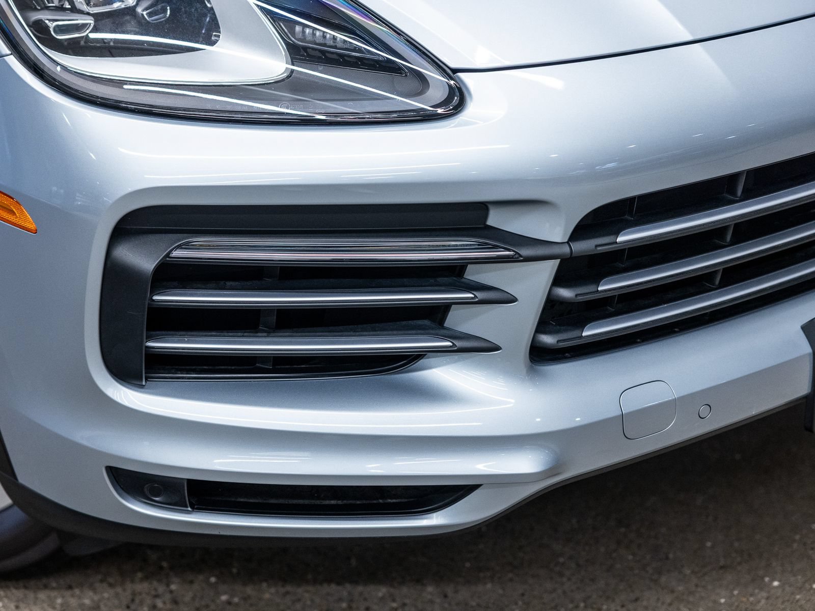 Certified 2023 Porsche Cayenne w/ Premium Package AWD/4WD image 17