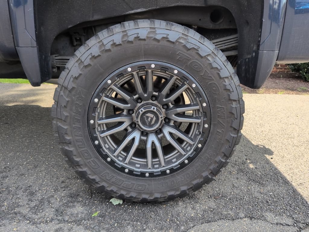 Used 2022 GMC Sierra 2500 AT4 w/ AT4 Premium Plus Package AWD/4WD image 12