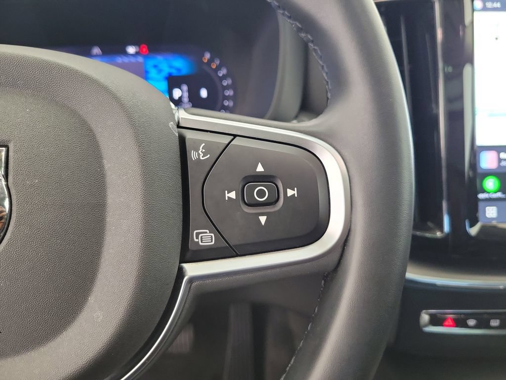 Used 2024 Volvo XC60 B5 Core AWD/4WD image 25
