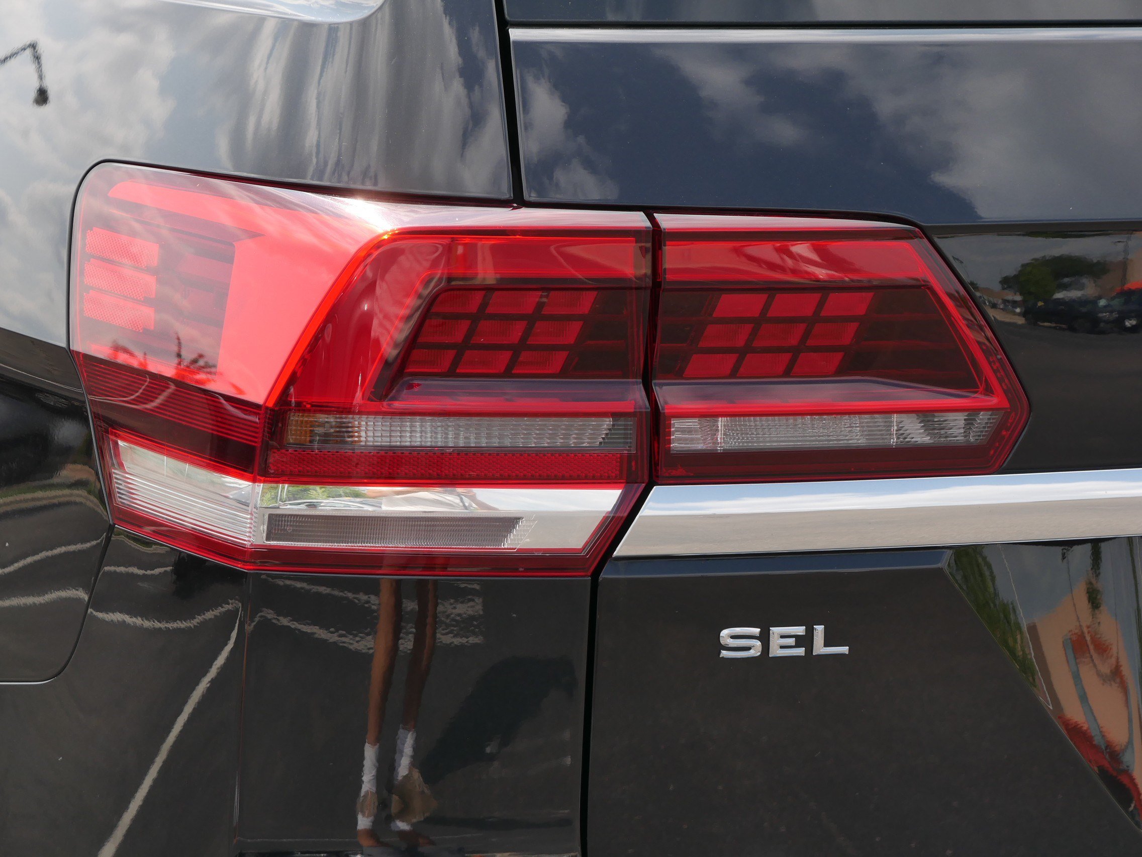 Used 2019 Volkswagen Atlas SEL AWD/4WD image 17