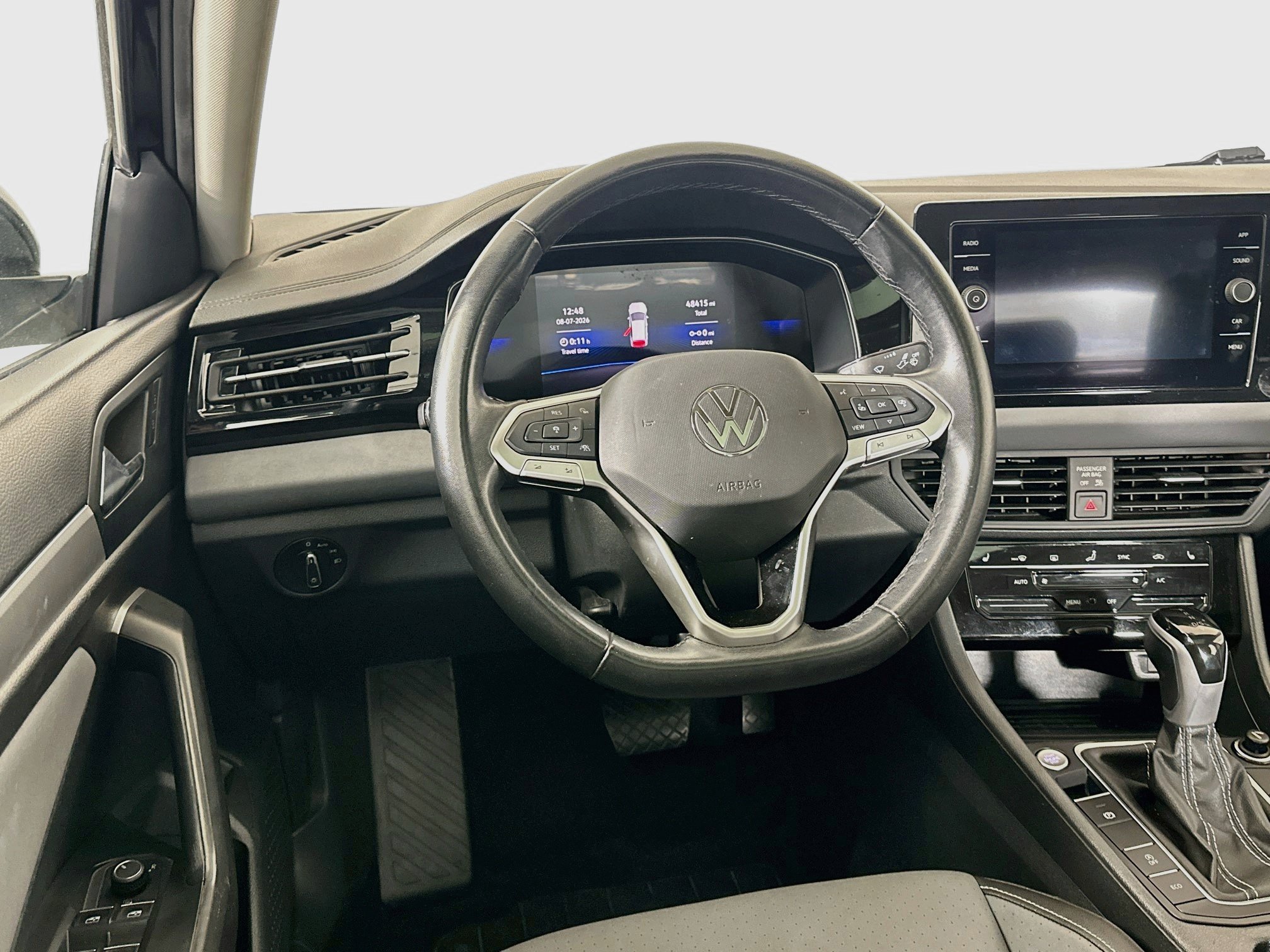 Used 2025 Volkswagen Jetta SE FWD image 18