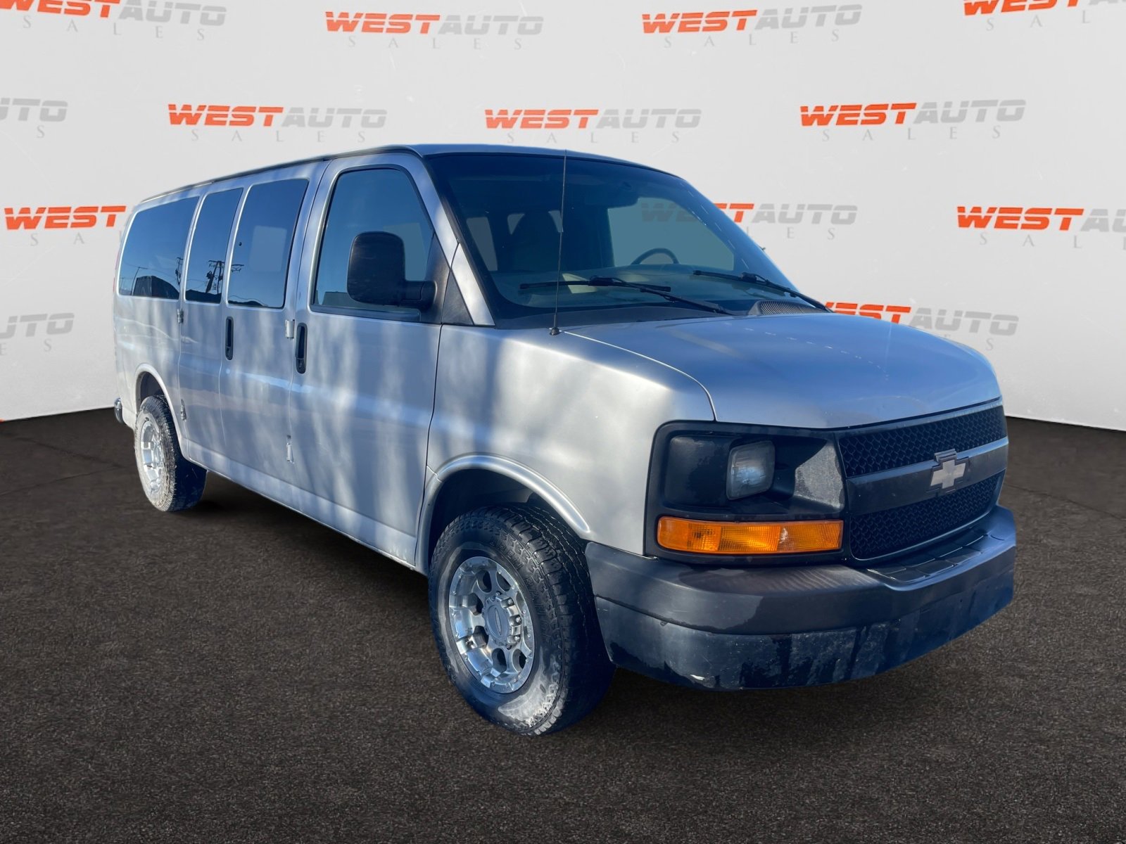 Used 2011 Chevrolet Express 2500 LS image 7